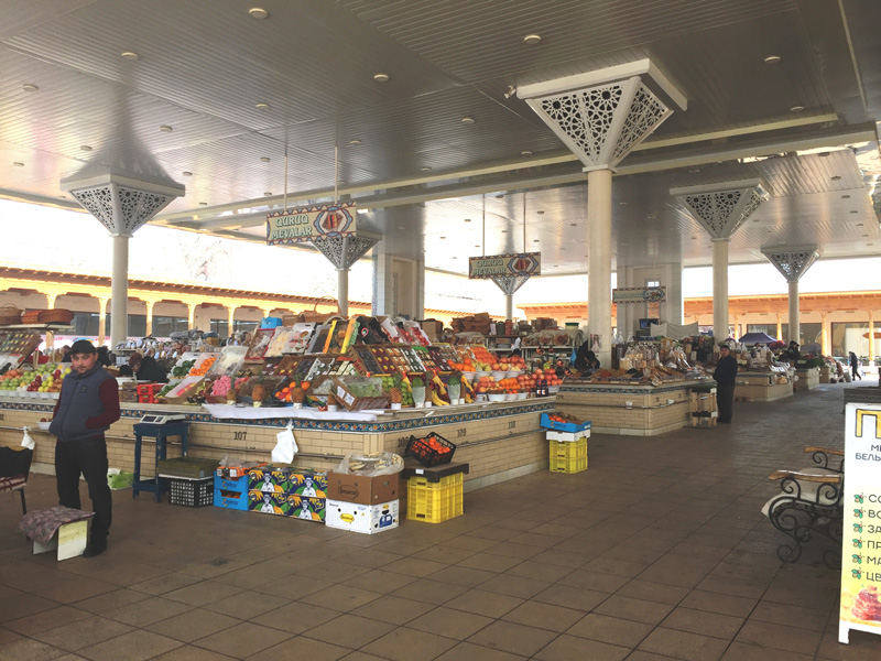 相片:阿萊巴扎(Alay Bazaar)是塔什干(Tashkent)一個只接受現金交易的傳統市場。 相片:阿萊巴扎(Alay Bazaar)是塔什干(Tashkent)一個只接受現金交易的傳統市場。