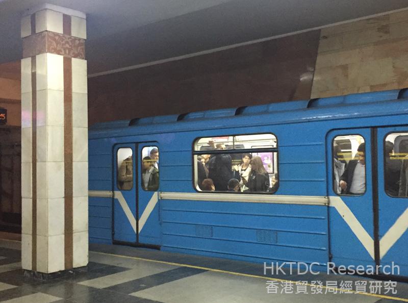 相片：塔什干地鐵(Tashkent Metro)於1977年開始營運，多年來保養得宜，為該市提供快捷鐵路服務。