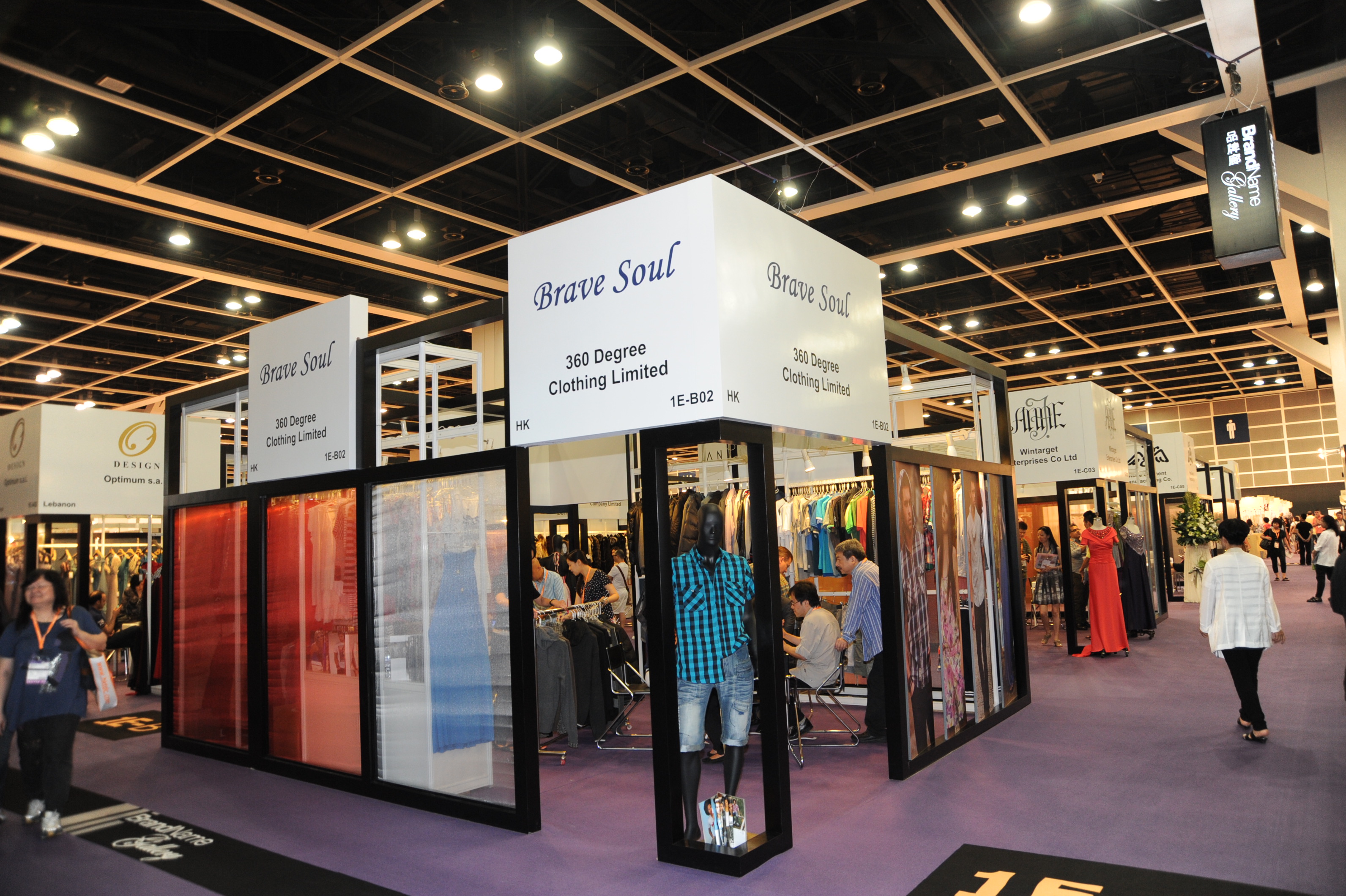 More than 1,700 Exhibitors Open Spring/Summer Fashion Week