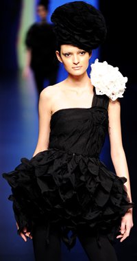 35. Hong Kong Young Fashion Designers’ Contest 2011. 35. Hong Kong Young Fashion Designers’ Contest 2011.