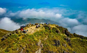 Rast auf dem Lantau Peak Rast auf dem Lantau Peak