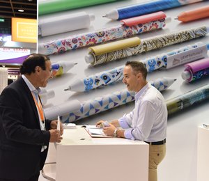HKTDC Hong Kong Gifts & Premium Fair Kundengespräch HKTDC Hong Kong Gifts & Premium Fair Kundengespräch