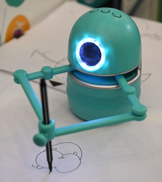 HK Electronics Fair AE Quincy Robot Tutor HK Electronics Fair AE Quincy Robot Tutor