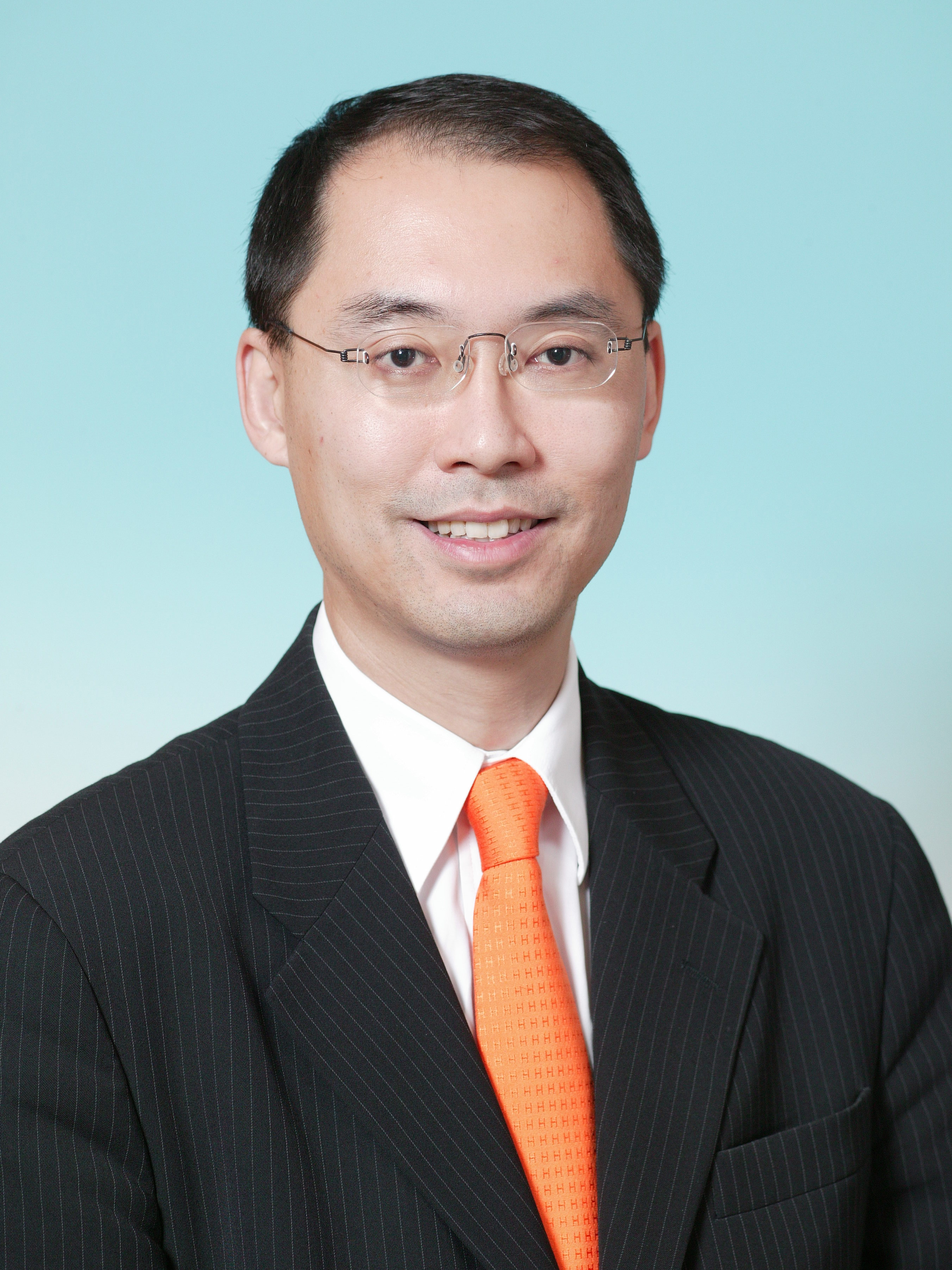 Dr Kelvin Leung