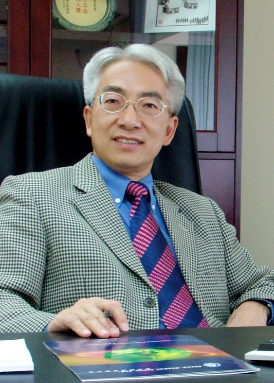 Dr Byron Lee