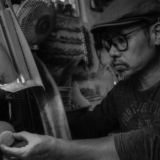 Mr Tam, a local jadeite craftsman