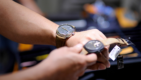 Watch & Clock Watch & Clock