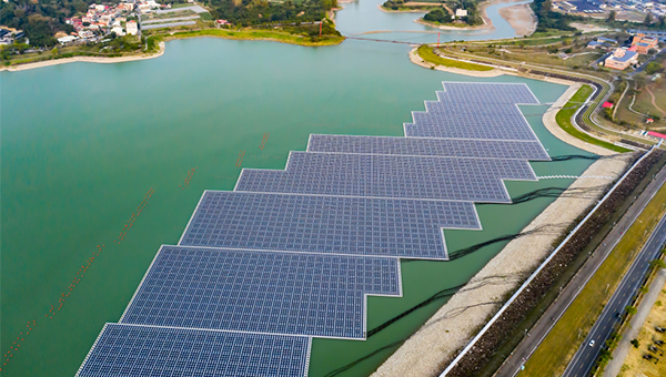 台湾高雄大型太阳能发电装置