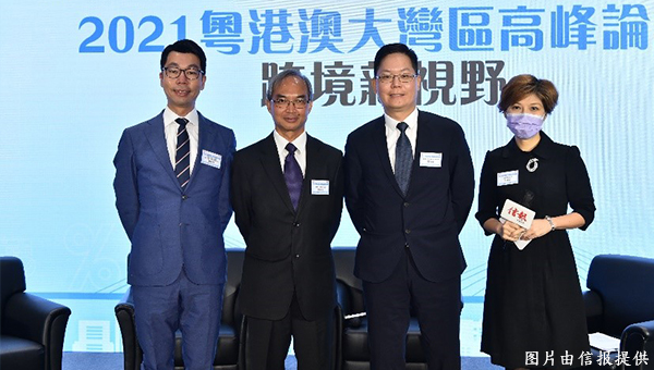 (左起)邓希炜、关家明、黄兆伟、吕婉莹 (左起)邓希炜、关家明、黄兆伟、吕婉莹
