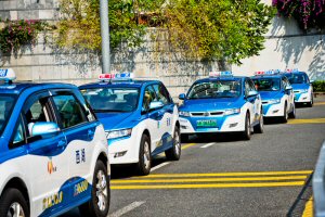 Electronic taxis line up in electric-vehicle pioneer city Shenzhen Electronic taxis line up in electric-vehicle pioneer city Shenzhen