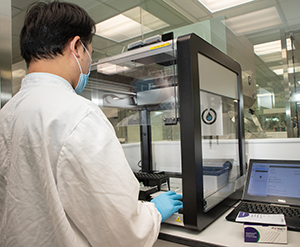 Lab bench Lab bench