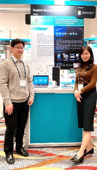 Dr Grace Zhang and Dr Jason Cheung Dr Grace Zhang and Dr Jason Cheung